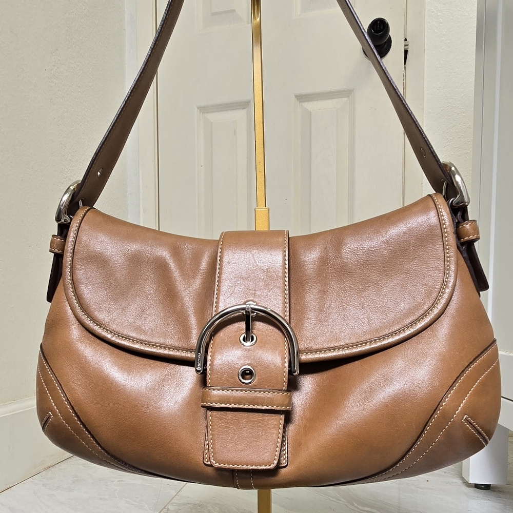 SOLD! Coach Vintage Soho buckle Y2K 9248 British Tan color